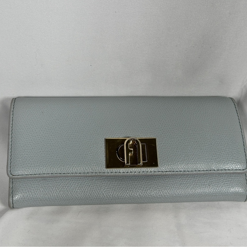 Furla leather continental wallet sleek everyday turn lock design light gray - Picture 2 of 13